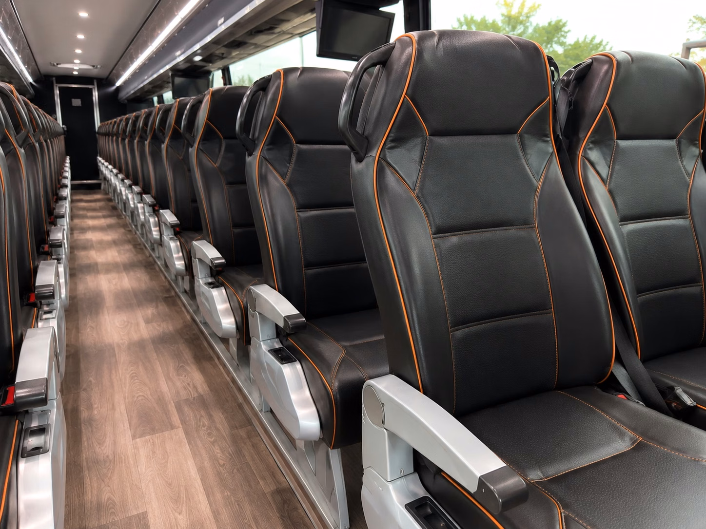 charter buses and minibuses for quincy s most popular wedding venues