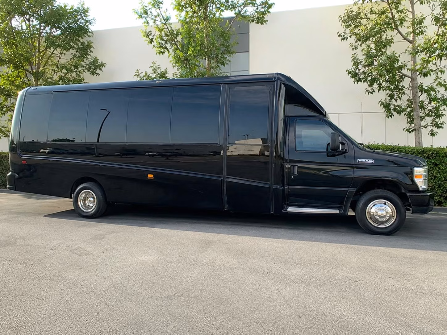 minibus rentals for quincy neighborhood school field trips around the south shore