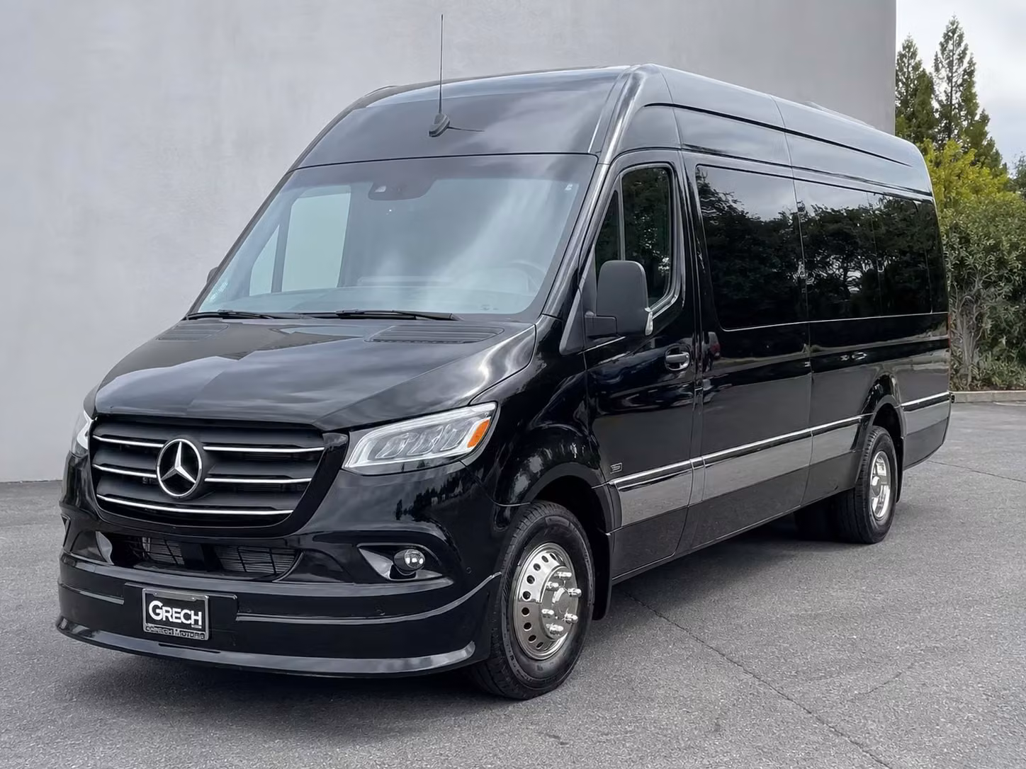 quincy sprinter limo rental